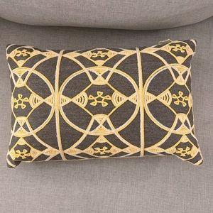 Crate & Barrel Lumbar Accent Pillowcase. 19”x12”